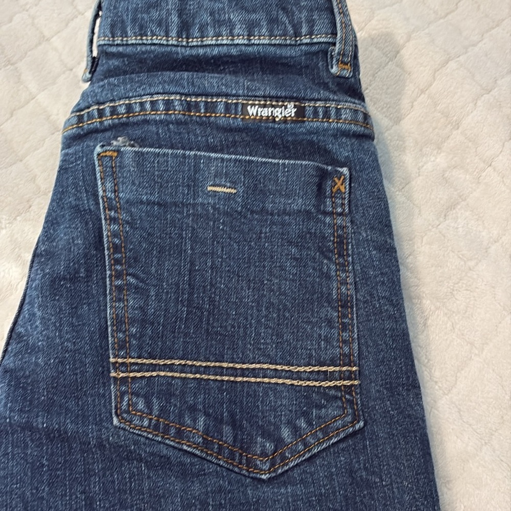 Boys Wrangler Straight Jeans w/ adjustable waistband. Size 12 Regular. - Picture 2 of 8